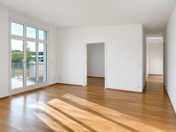 4.5-Zimmerwohnung mit grosser Sonnenterrasse im Attikageschoss 10