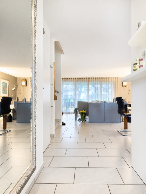 Stilvoll ausgebaute 4.5-Zimmer-Doppel- einfamilienhaushälfte mit Ums 4