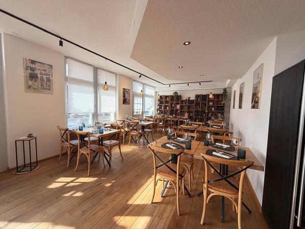 Restaurant mit grosser Terrasse – nähe Thunersee 8