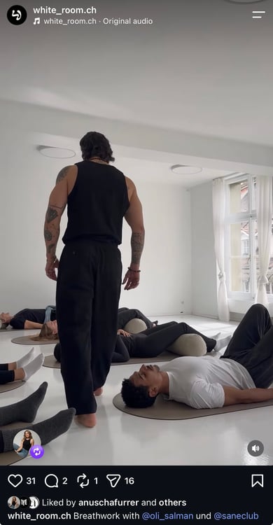 White Room Bern – dein Raum für Yoga, Workshops, Kunst Galerie & mehr direkt neben dem Loeb 10