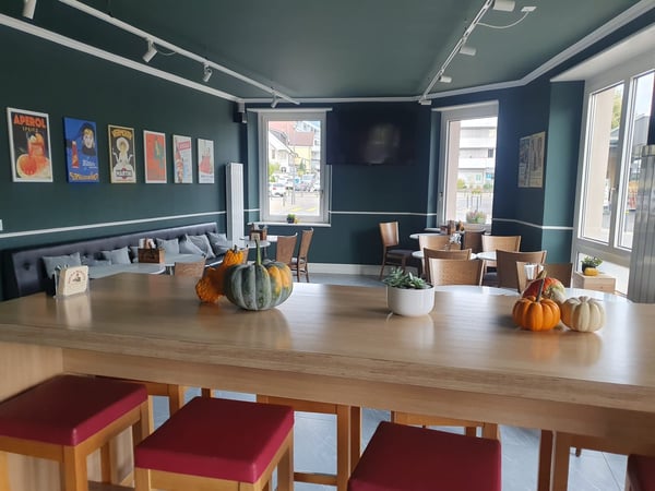 Restaurant mit zwei Terrassen und grossem Parkplatz – Region Biel–Grenchen 8