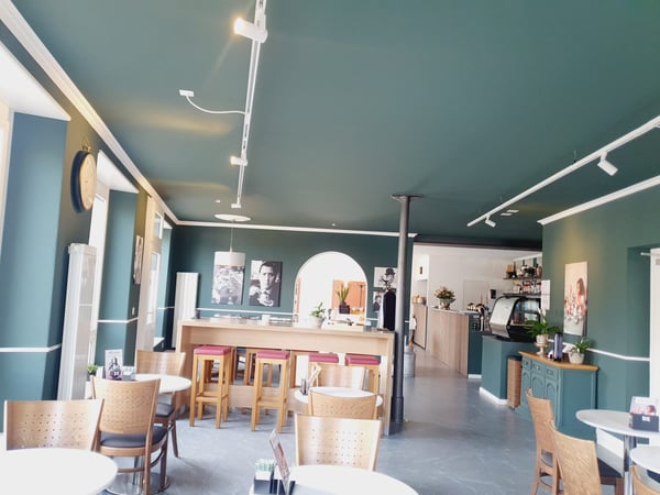 Restaurant mit zwei Terrassen und grossem Parkplatz – Region Biel–Grenchen 10