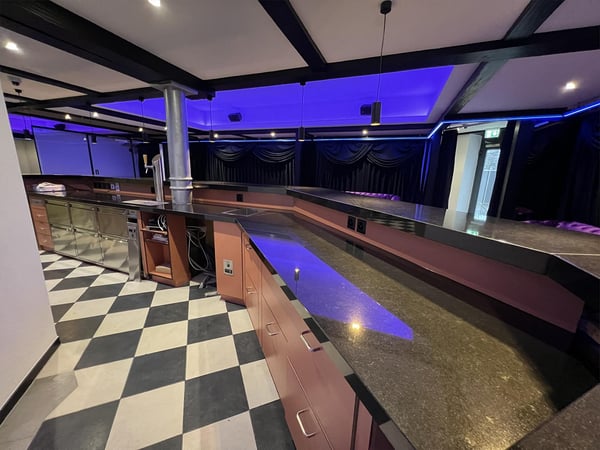 Betriebsbereite Bar mit Topausstattung direkt beim Bahnhof Wil SG 8