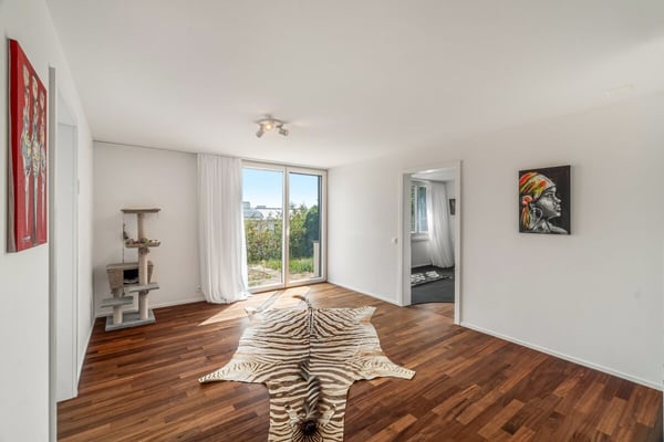 Pool, Privatsphäre und Alpenpanorama in Bassersdorf 7