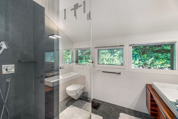 Pool, Privatsphäre und Alpenpanorama in Bassersdorf 10