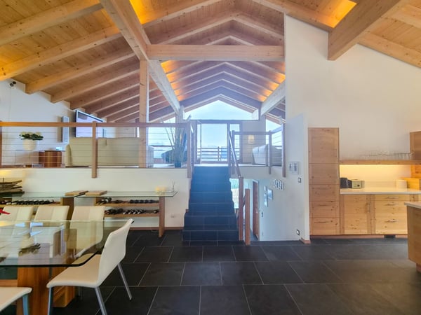 Exceptional chalet on the edge of the bisse and near ski slopes! 12