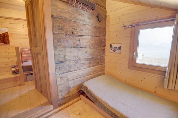 In the old village of Nendaz, semi-detached house with great character! 11