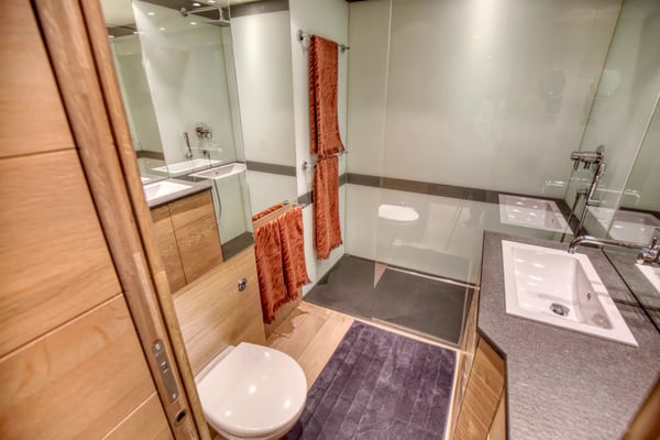 1 bedroom high-end apartment - renovated with a large balcony, in Crans! 9