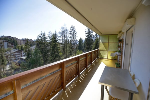 1 bedroom high-end apartment - renovated with a large balcony, in Crans! 11