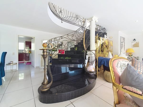 Unique villa in the heart of Sierre, close to Lake Géronde! 7