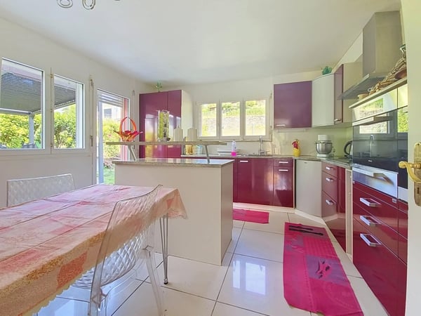 Unique villa in the heart of Sierre, close to Lake Géronde! 9