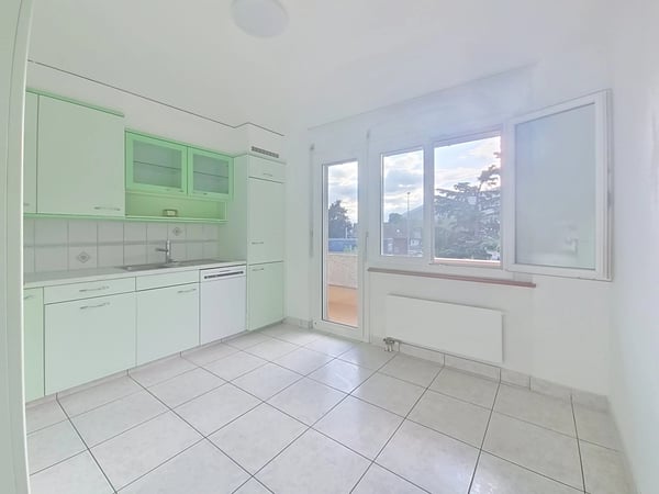 Magnificent 3.5-room apartment in Sierre, near Lake Géronde! 6