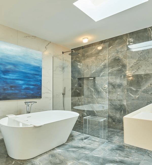 Stunning 5.5-Room Furnished Attic Apartment with Panoramic Views in Luzern 7