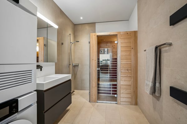 Stunning Furnished 5.5-Room Penthouse Apartment in Zug – Available Immediately 7