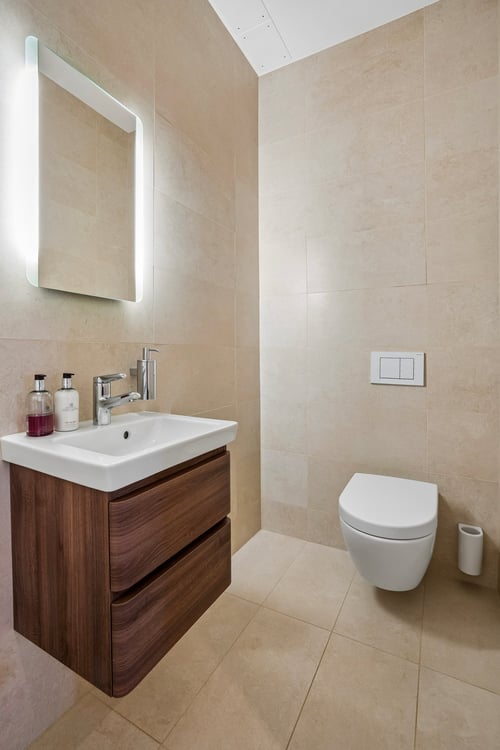 Stunning Furnished 5.5-Room Penthouse Apartment in Zug – Available Immediately 8