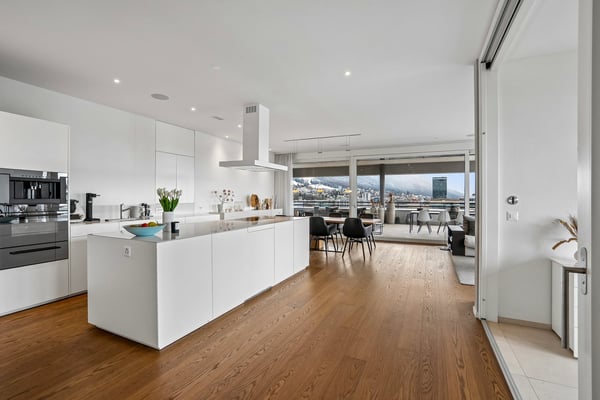Stunning Furnished 5.5-Room Penthouse Apartment in Zug – Available Immediately 3