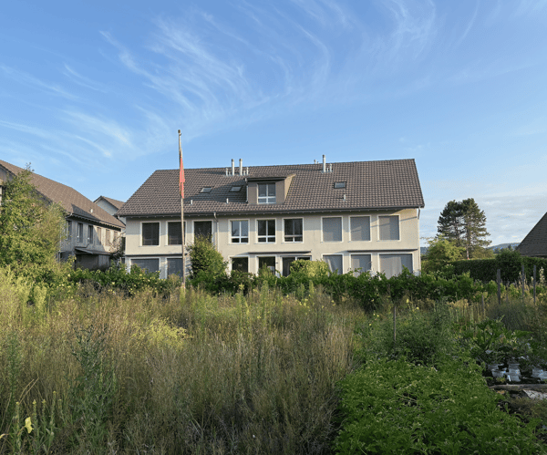 Spacious 6.5-Room Row House for Rent in Uerzlikon 7