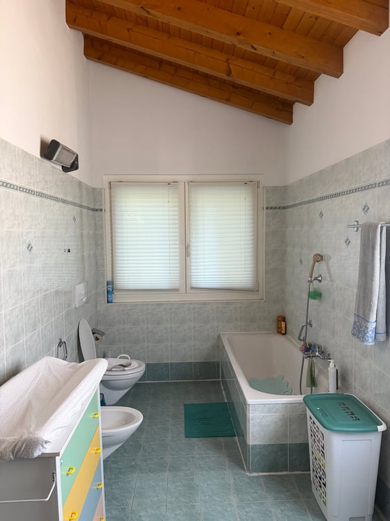 Incantevole villa unifamiliare con piscina, garage doppio e vista lago 7