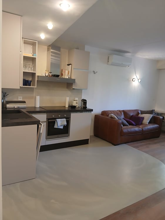 Splendido appartamento in residence con piscina e accesso al lago 3