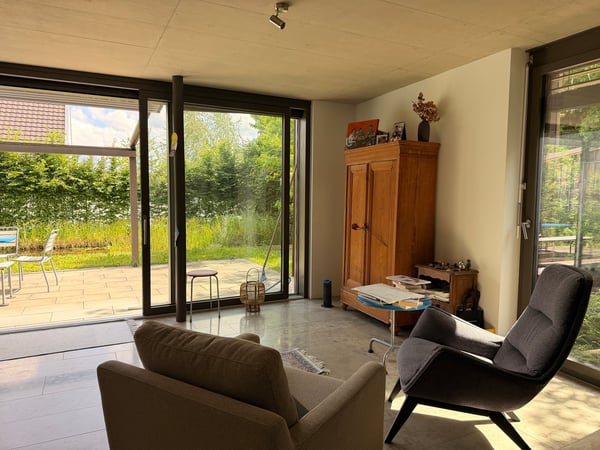 Doppel-Einfamilienhaus - Modernes Wohnen mit Pool und Minergie-Standard 5