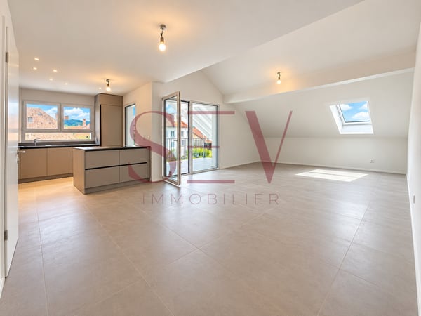 Superbe appartement traversant de 4.5 pièces 2