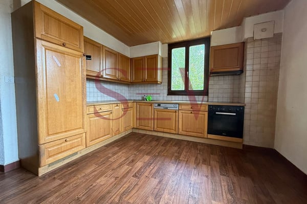 2 logements de 3.5 pièces - Chalet de caractère avec vue dégagée 10