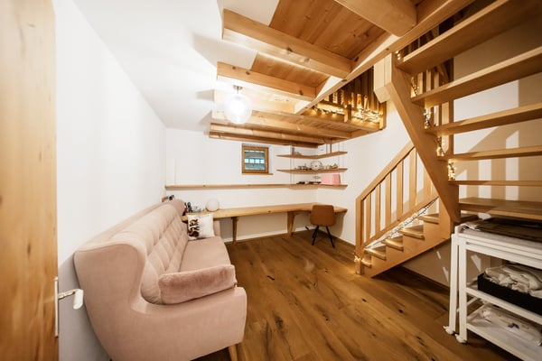 Alpines Wohngefühl mit Weitblick – grosszügige Maisonette in St. Antönien 13