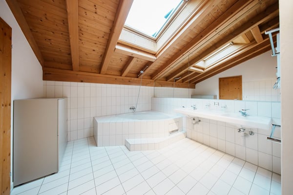 Alpines Wohngefühl mit Weitblick – grosszügige Maisonette in St. Antönien 16
