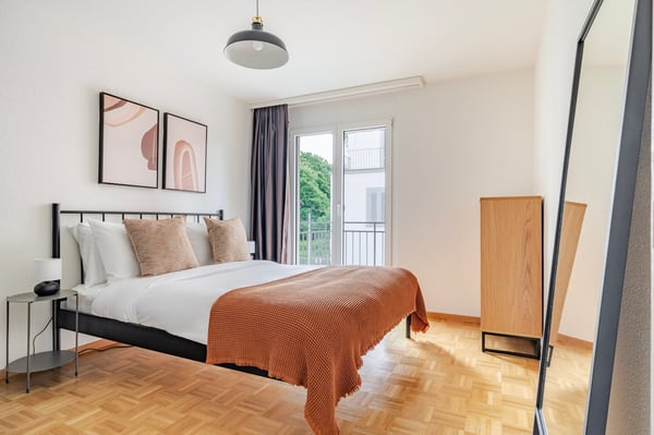 Bright & Modern 3-Room Apartment with Balcony 9