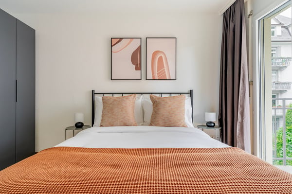 Bright & Modern 3-Room Apartment with Balcony 10