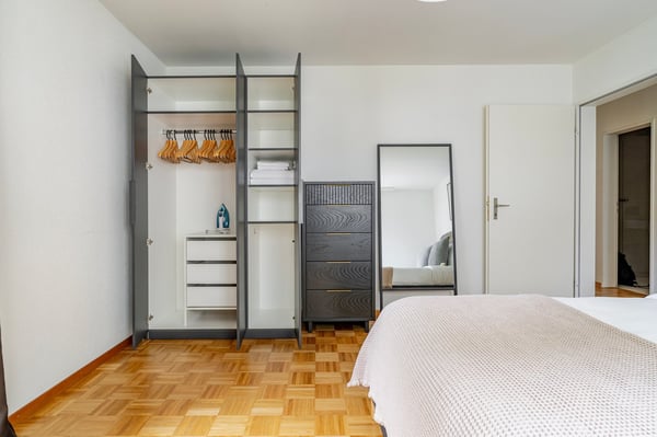 Bright & Modern 3-Room Apartment with Balcony 18