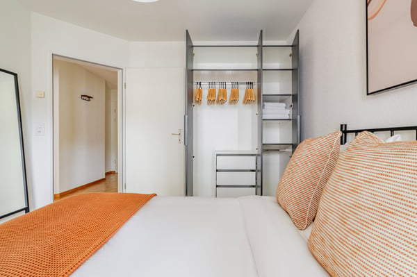 Bright & Modern 3-Room Apartment with Balcony 12