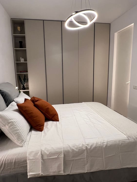 Charming 2-Room Apartment in Zürich's Vibrant District 4 23