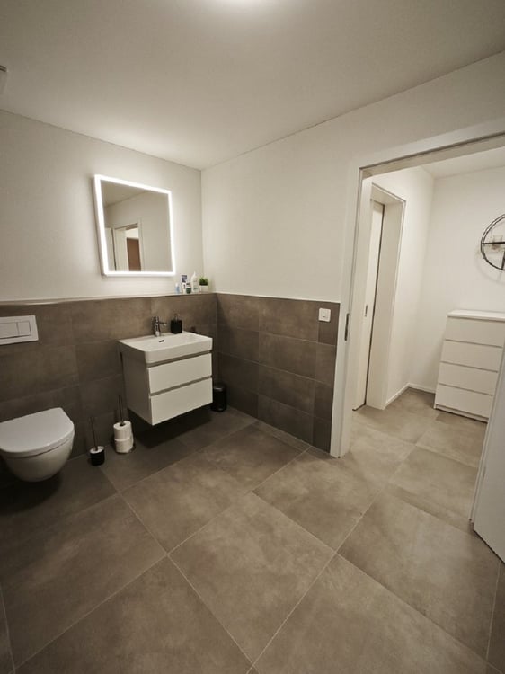 Helle 2.5-Zimmer-Wohnung an zentraler Lage in Lyss 2