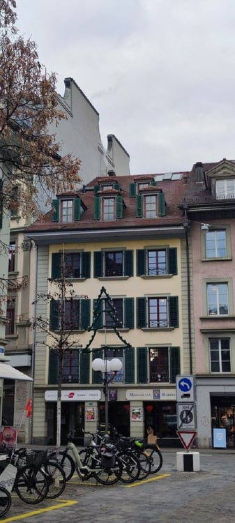 Charmantes 1-Zimmer-Wohnung im 5. OG an zentraler Lage in Thun 5