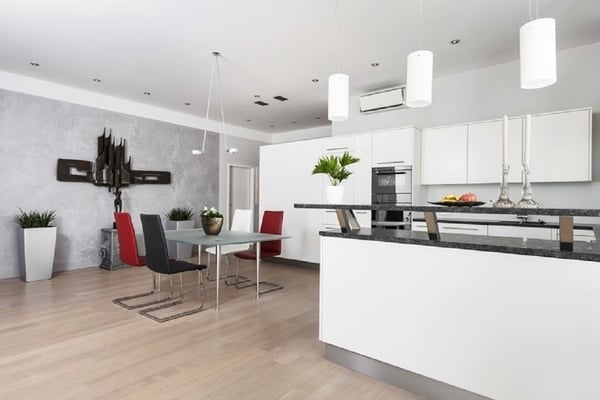 Helle 2.5-Zimmer-Wohnung mit Balkon in Zürich-Seebach 2