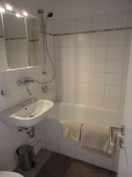 2,5 Chambres Appartement à Montreux avec balcon 1