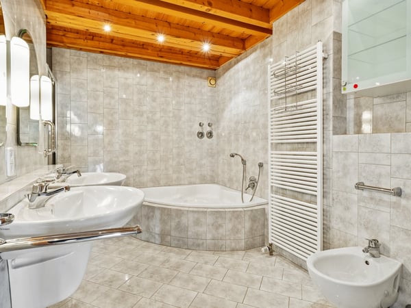 Charmante 5.5-Zimmer-Dachgeschosswohnung mit Panoramablick in Gaienhofen 15
