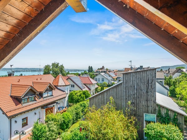 Charmante 5.5-Zimmer-Dachgeschosswohnung mit Panoramablick in Gaienhofen 8