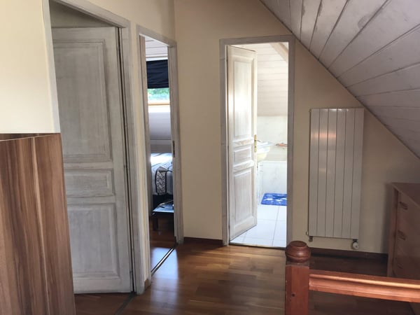 WUNDERSCHÖNES 3-ZIMMER-ANWESEN IN PETIT SACONNEX MIT GROSSEM GARTEN UND RUHE 8