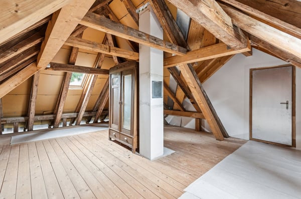Charmante 4-Zimmer-Dachgeschosswohnung mit Balkon – ländliche Idylle, urbane Nähe 9