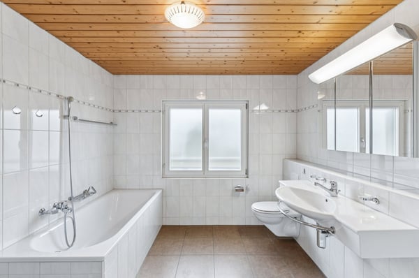 Charmante 4-Zimmer-Dachgeschosswohnung mit Balkon – ländliche Idylle, urbane Nähe 4