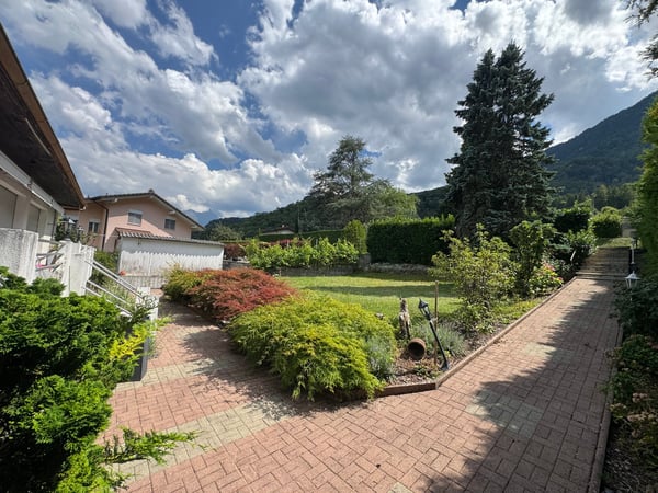 ( RÉSERVER ) EN EXCLUSIVITÉ - Villa individuelle de 6 pièces à rénover, avec jardin 3