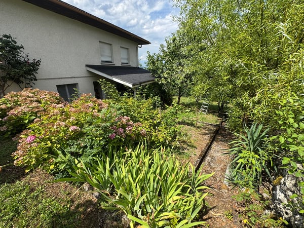 ( RÉSERVER ) EN EXCLUSIVITÉ - Villa individuelle de 6 pièces à rénover, avec jardin 2