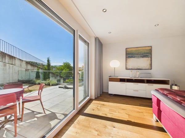Exklusive 4.5-Zimmer-Wohnung mit grosszügiger Terrasse und Balkon 8