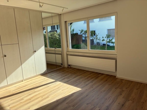 Exklusives 7.5-Zimmer-Haus mit grosser Gartenanlage und Doppelgarage 10