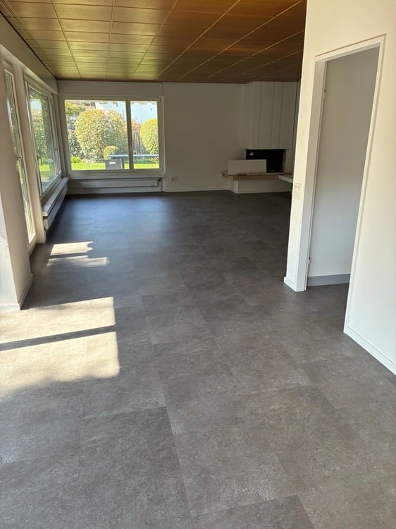Exklusives 7.5-Zimmer-Haus mit grosser Gartenanlage und Doppelgarage 12