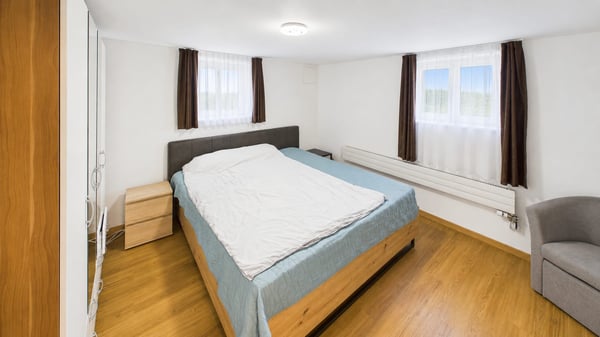 2 Häuser mit 8-Zimmer und grosser Terrasse in Kollbrunn zu verkaufen 10