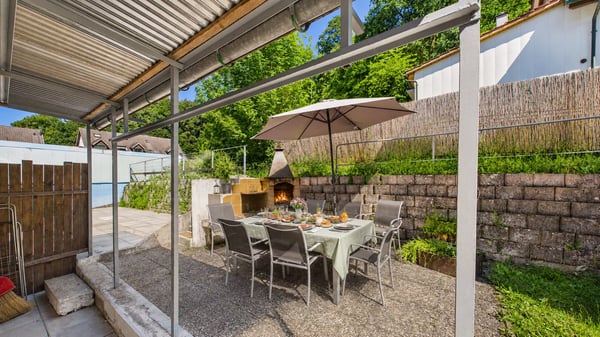 2 Häuser mit 8-Zimmer und grosser Terrasse in Kollbrunn zu verkaufen 11