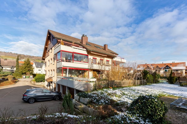 Helle 4.5-Zimmerwohnung mit Balkon und Aussicht in Schöfflisdorf 1
